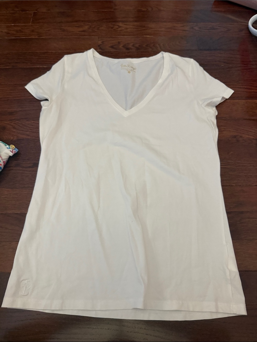 Lilly Pulitzer White V-Neck Short Sleeve Tee